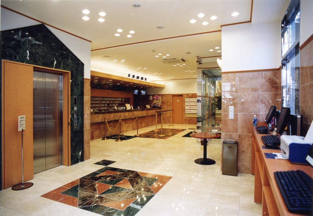 Toyoko Yokohama Stadium Mae No 1 3*